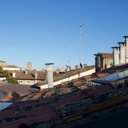 Corte Cavour. Una Mansarda Nel Cuore Della Citta Равенна Экстерьер фото