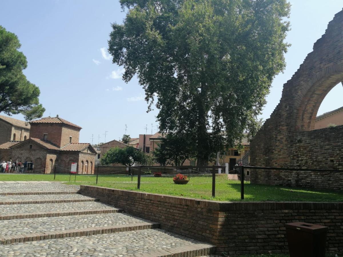 Corte Cavour. Una Mansarda Nel Cuore Della Citta Равенна Экстерьер фото