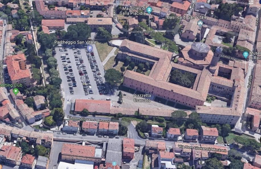Corte Cavour. Una Mansarda Nel Cuore Della Citta Равенна Экстерьер фото