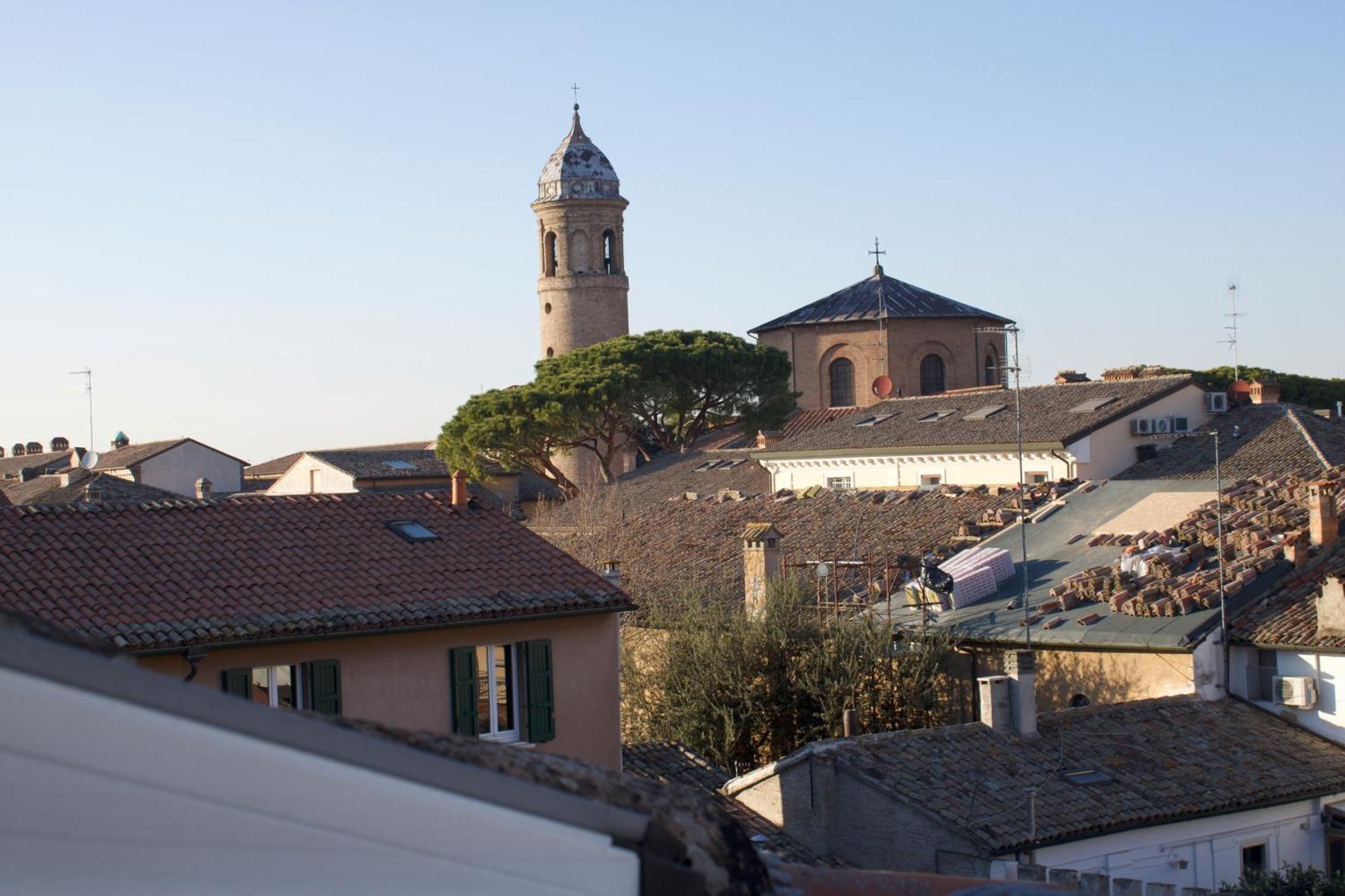Corte Cavour. Una Mansarda Nel Cuore Della Citta Равенна Экстерьер фото